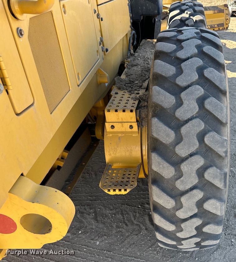 image for item OI9314 2014 Caterpillar 12M2 VHP Plus motor grader