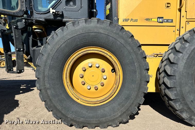 image for item OI9314 2014 Caterpillar 12M2 VHP Plus motor grader