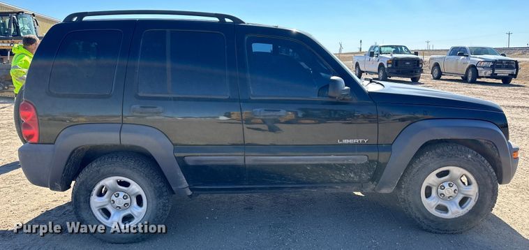 image for item OI9316 2004 Jeep Liberty SUV