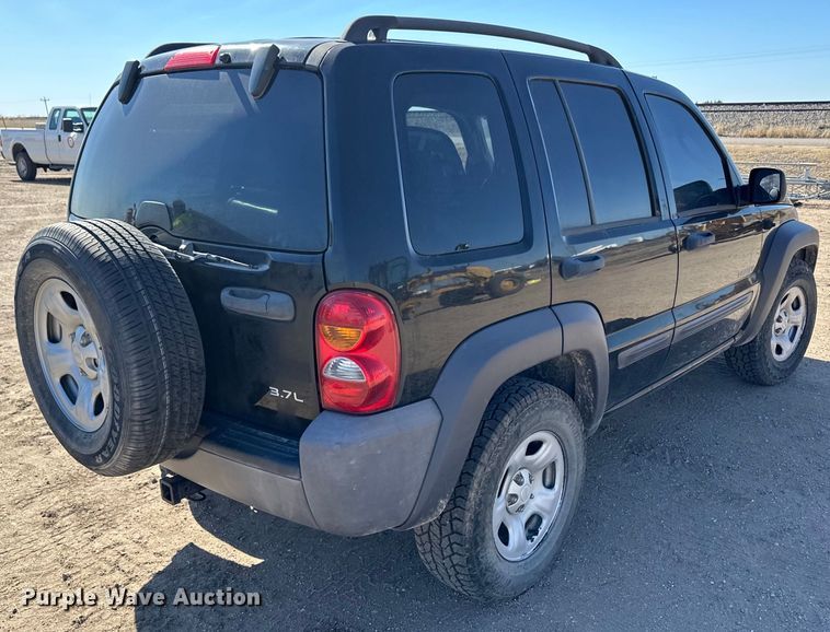 image for item OI9316 2004 Jeep Liberty SUV