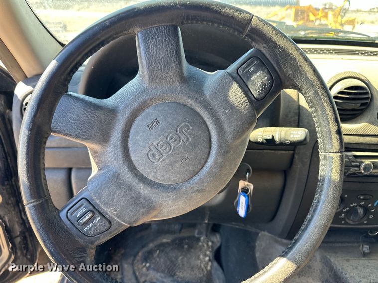 image for item OI9316 2004 Jeep Liberty SUV