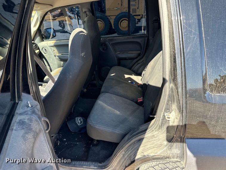 image for item OI9316 2004 Jeep Liberty SUV