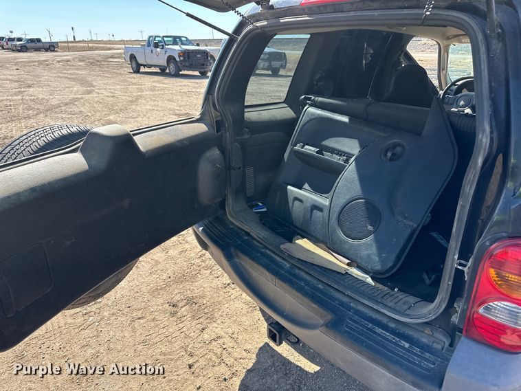 image for item OI9316 2004 Jeep Liberty SUV