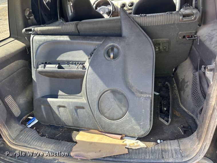 image for item OI9316 2004 Jeep Liberty SUV