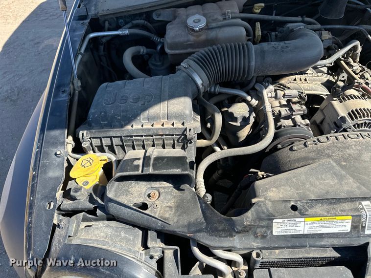 image for item OI9316 2004 Jeep Liberty SUV