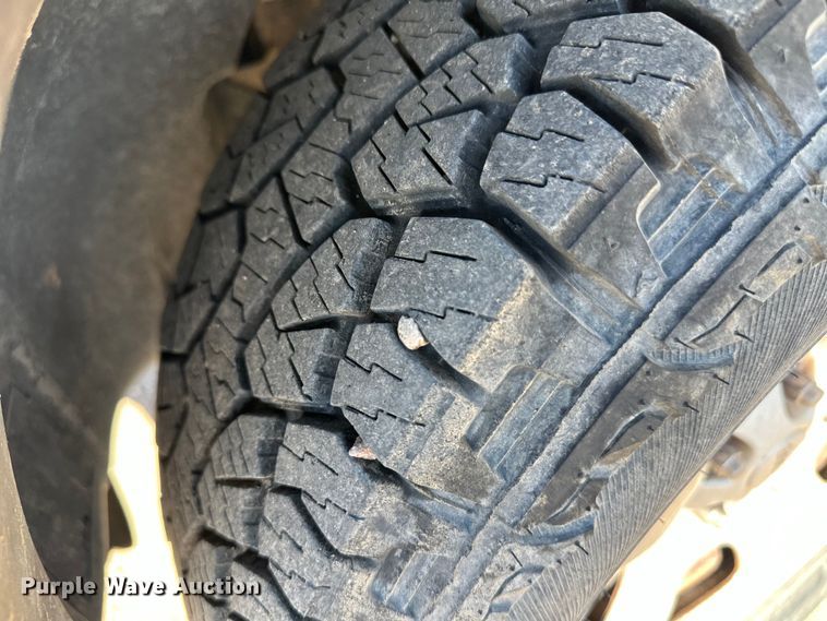 image for item OI9316 2004 Jeep Liberty SUV