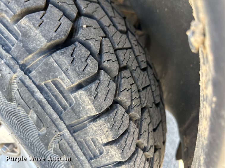 image for item OI9316 2004 Jeep Liberty SUV