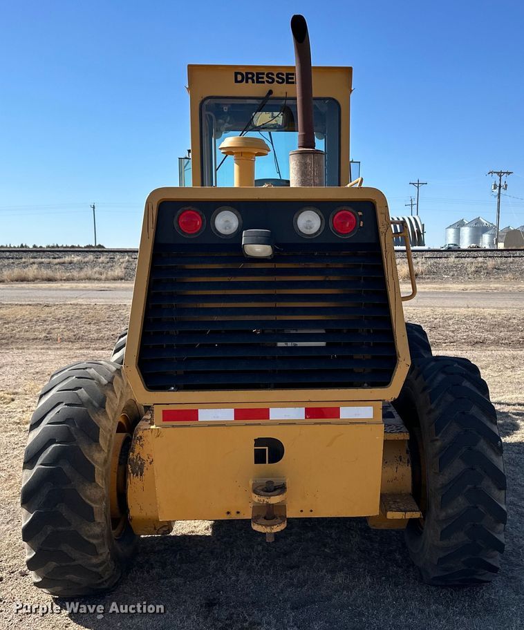 image for item OI9317 1993 Dresser 850 motor grader