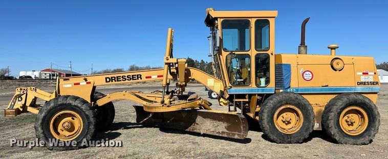 image for item OI9317 1993 Dresser 850 motor grader