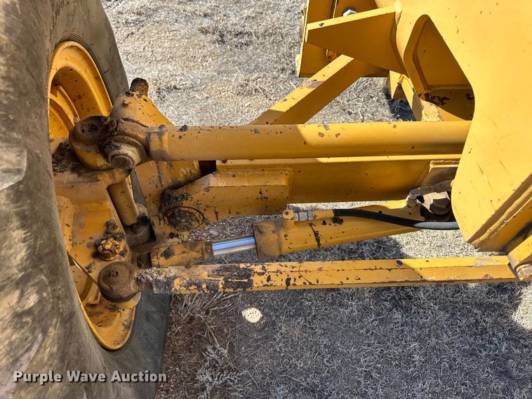 image for item OI9317 1993 Dresser 850 motor grader