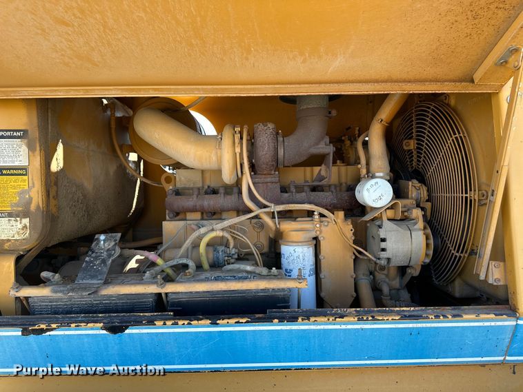 image for item OI9317 1993 Dresser 850 motor grader