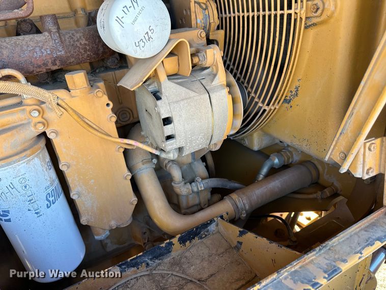 image for item OI9317 1993 Dresser 850 motor grader