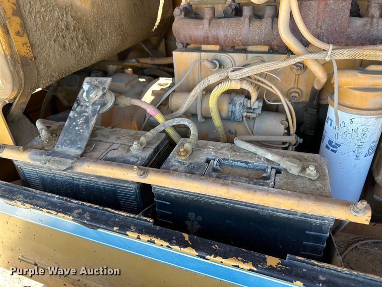 image for item OI9317 1993 Dresser 850 motor grader