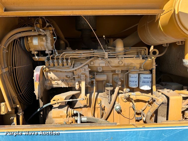 image for item OI9317 1993 Dresser 850 motor grader