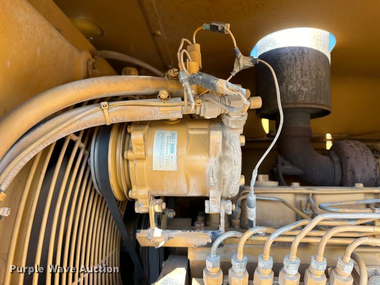 image for item OI9317 1993 Dresser 850 motor grader