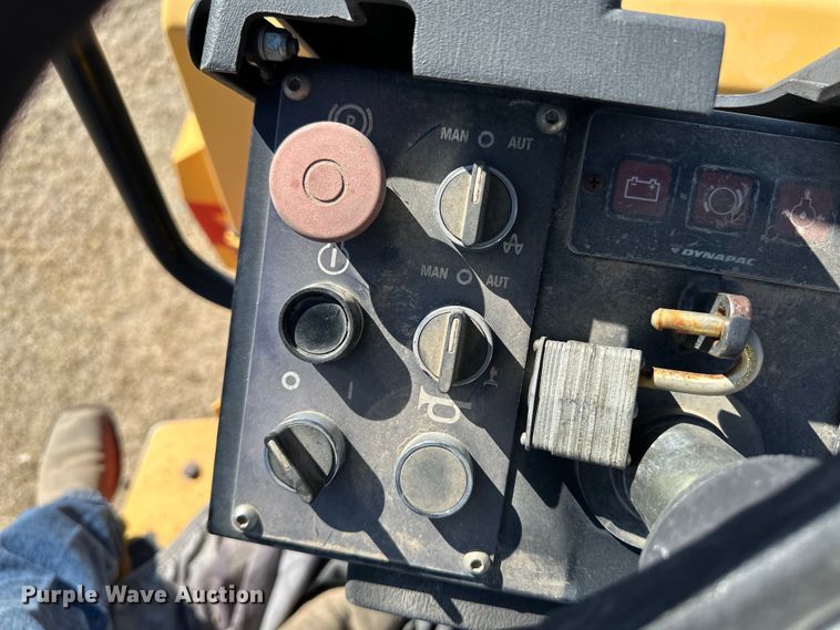 image for item OI9319 1999 Dynapac CC142 double drum vibratory roller