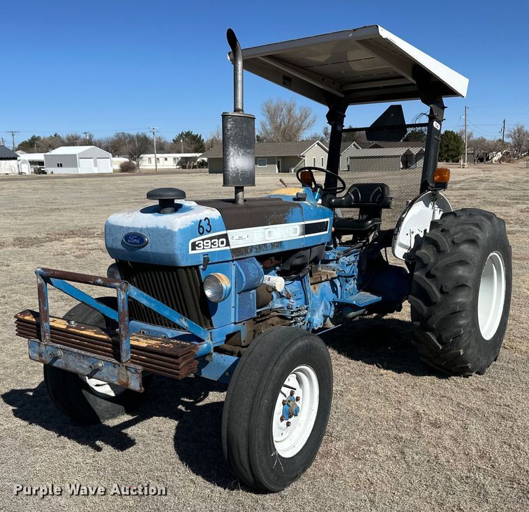 image for item OI9320 Ford 3930 tractor