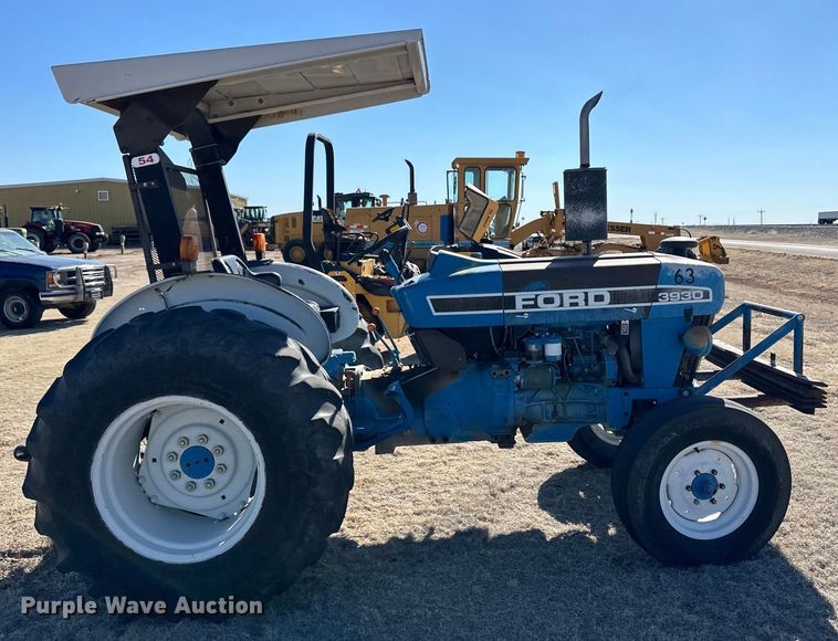 image for item OI9320 Ford 3930 tractor