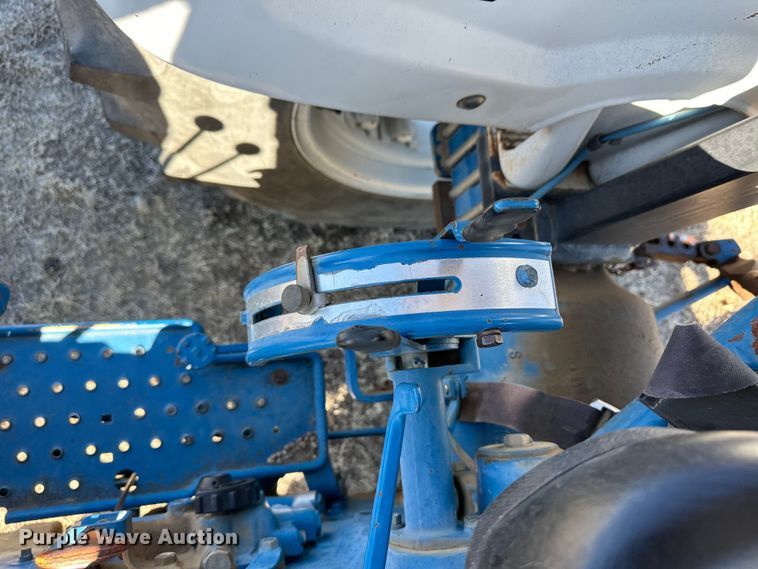 image for item OI9320 Ford 3930 tractor