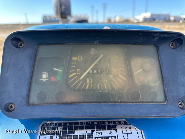 image for item OI9320 Ford 3930 tractor