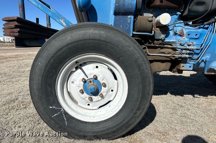 image for item OI9320 Ford 3930 tractor