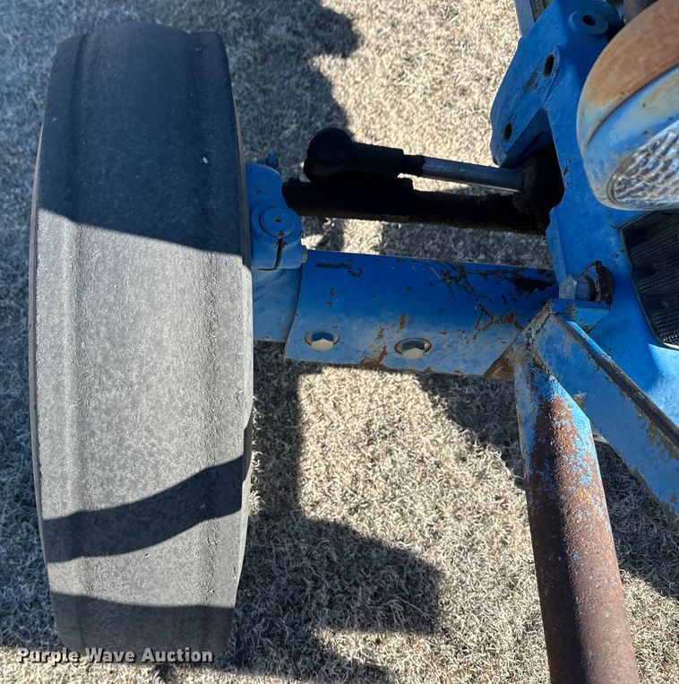 image for item OI9320 Ford 3930 tractor