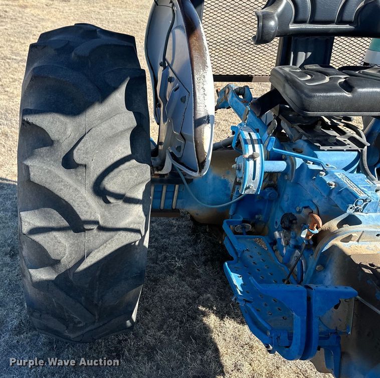 image for item OI9320 Ford 3930 tractor