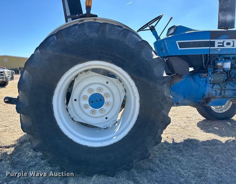 image for item OI9320 Ford 3930 tractor