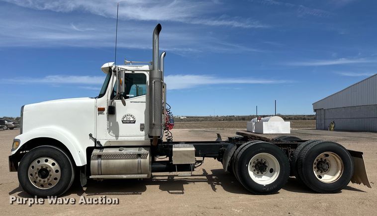 image for item OI9422 2005 International 9900i semi truck