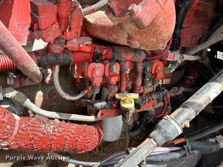 image for item OI9422 2005 International 9900i semi truck