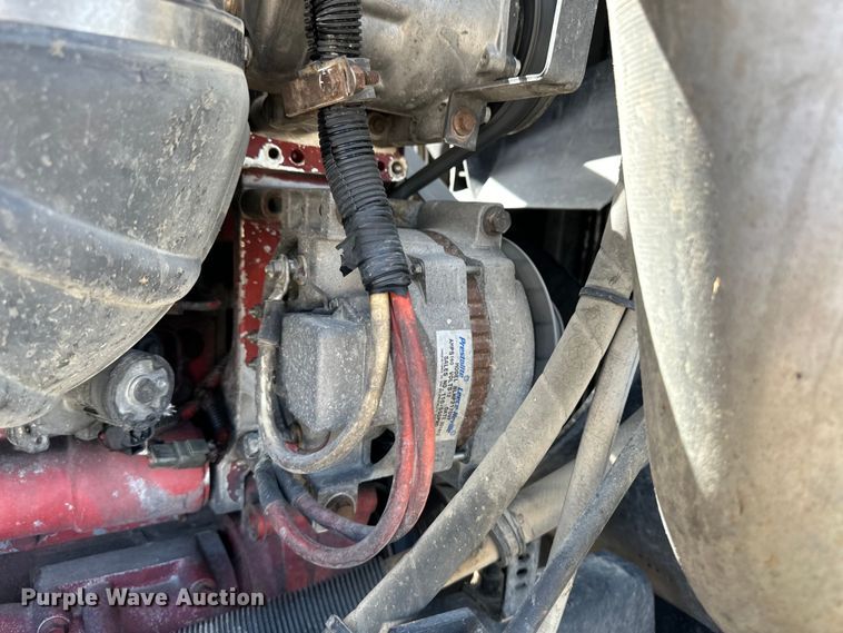 image for item OI9422 2005 International 9900i semi truck