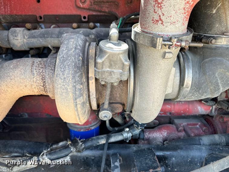 image for item OI9422 2005 International 9900i semi truck