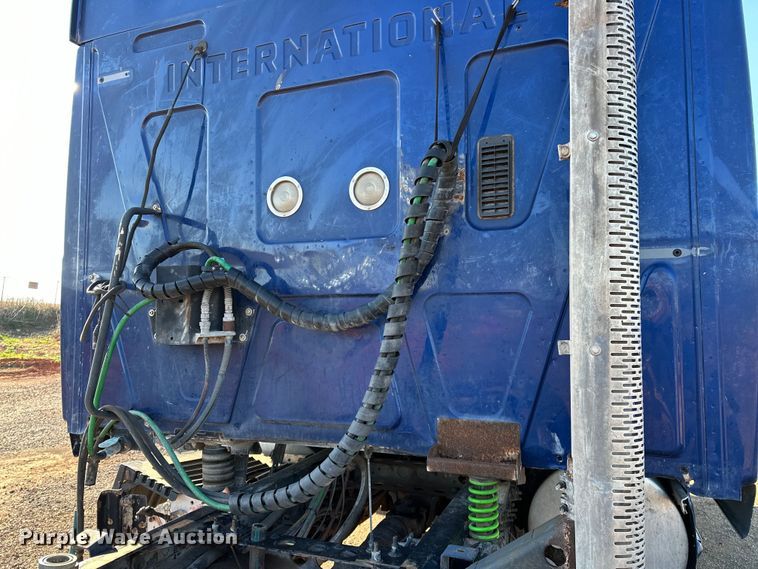 image for item OM9303 2012 International  ProStar Eagle  semi truck