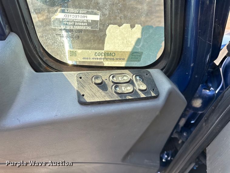 image for item OM9303 2012 International  ProStar Eagle  semi truck