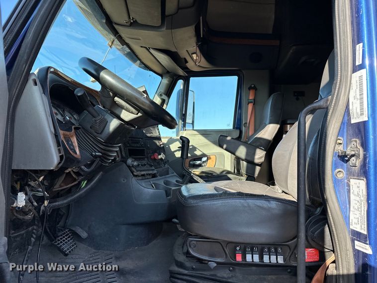 image for item OM9303 2012 International  ProStar Eagle  semi truck