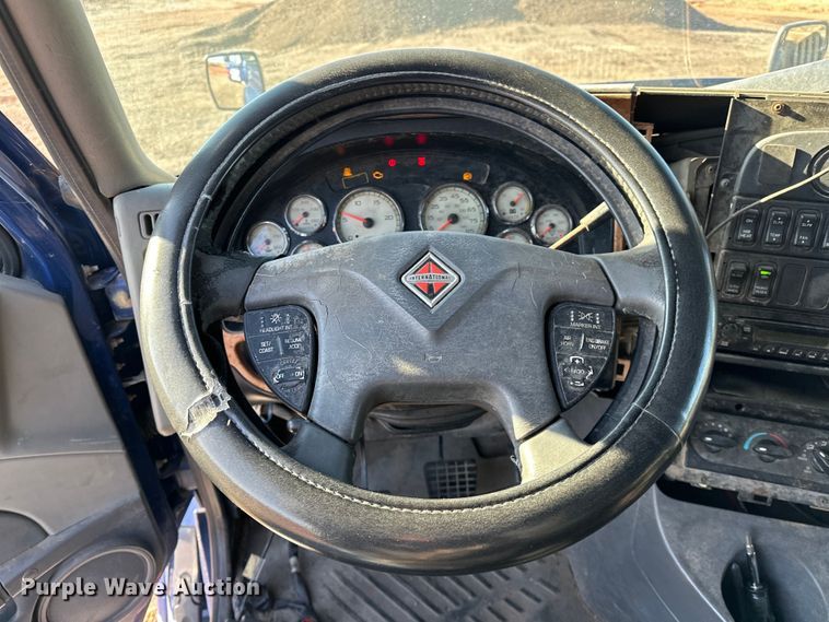 image for item OM9303 2012 International  ProStar Eagle  semi truck