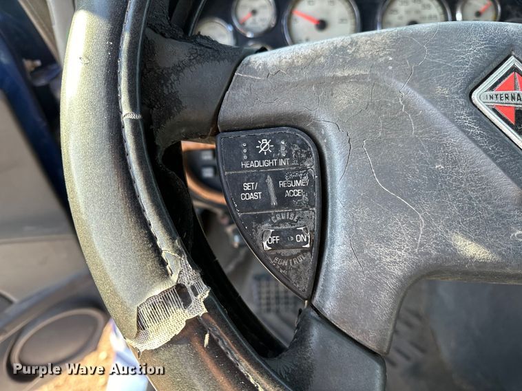 image for item OM9303 2012 International  ProStar Eagle  semi truck