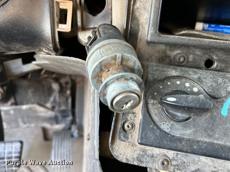 image for item OM9303 2012 International  ProStar Eagle  semi truck