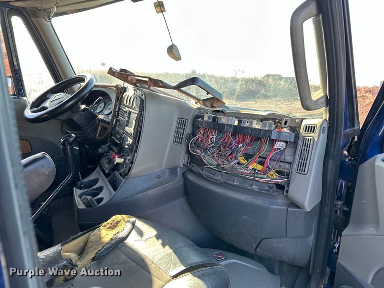 image for item OM9303 2012 International  ProStar Eagle  semi truck