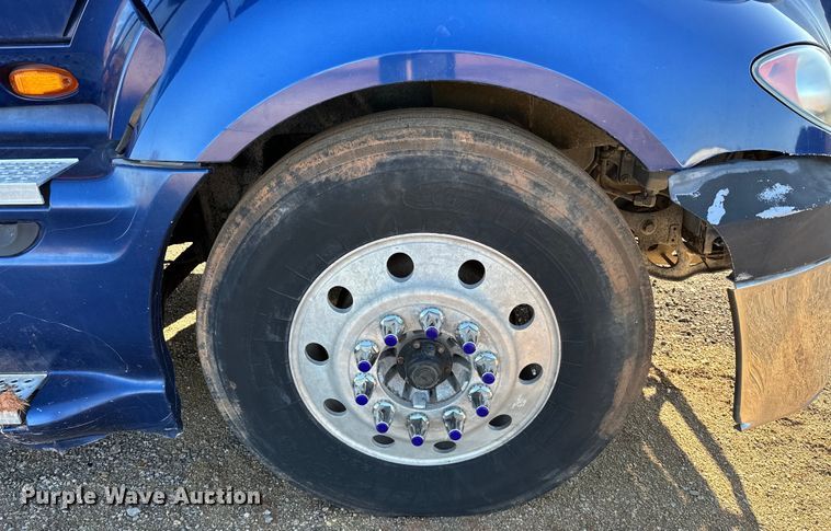 image for item OM9303 2012 International  ProStar Eagle  semi truck