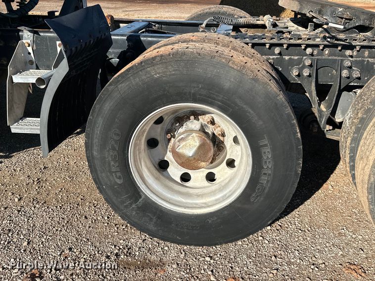 image for item OM9303 2012 International  ProStar Eagle  semi truck