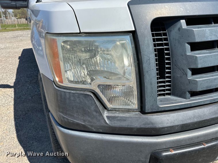 image for item OM9315 2010 Ford F150 SuperCrew pickup truck