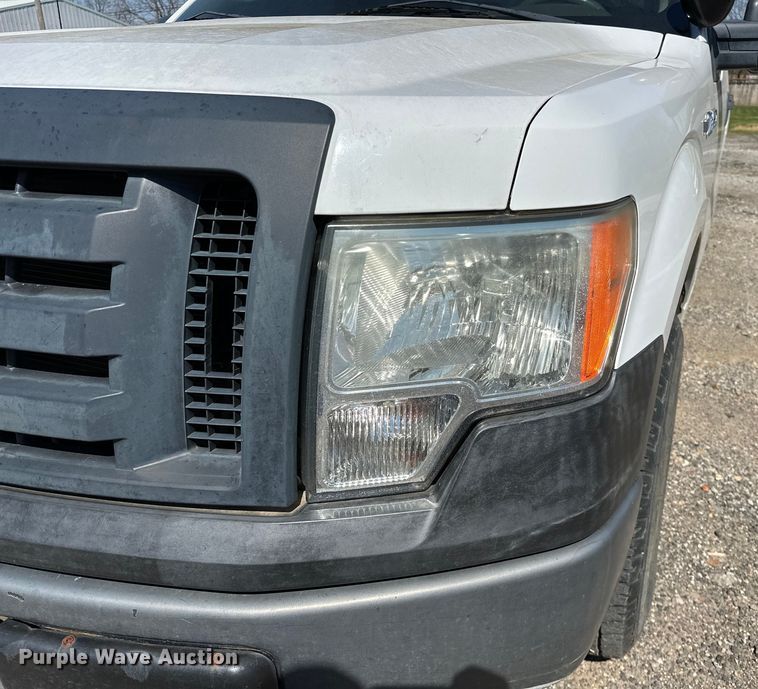 image for item OM9315 2010 Ford F150 SuperCrew pickup truck