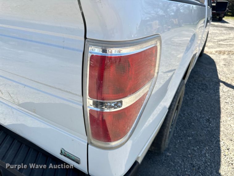 image for item OM9315 2010 Ford F150 SuperCrew pickup truck