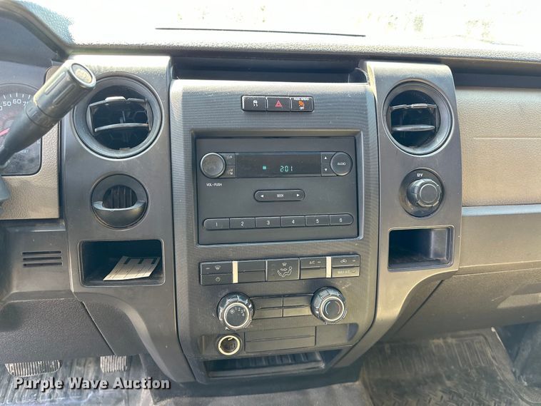 image for item OM9315 2010 Ford F150 SuperCrew pickup truck