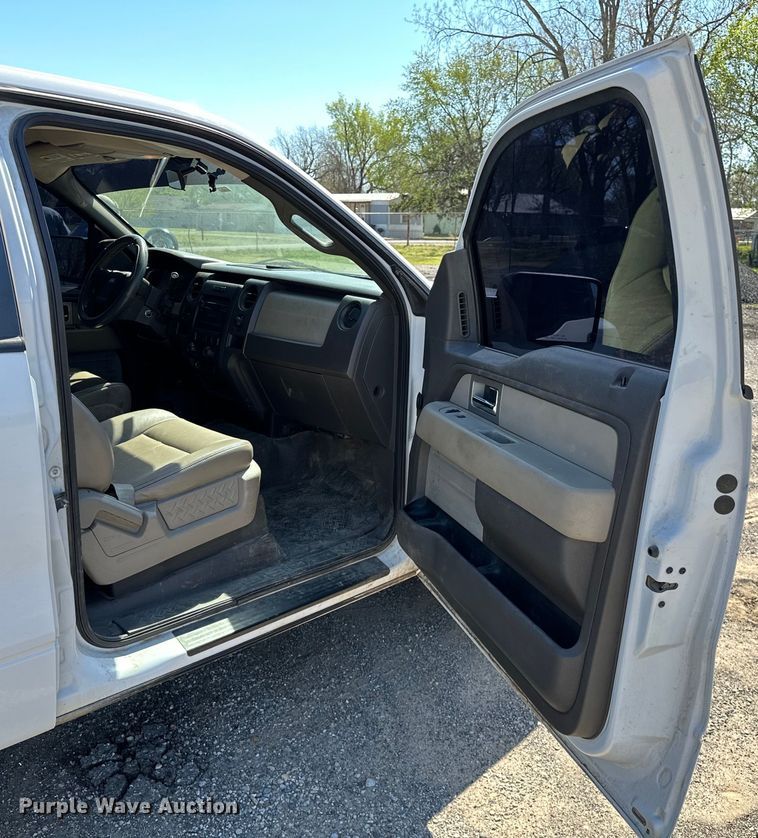 image for item OM9315 2010 Ford F150 SuperCrew pickup truck