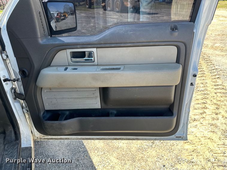 image for item OM9315 2010 Ford F150 SuperCrew pickup truck