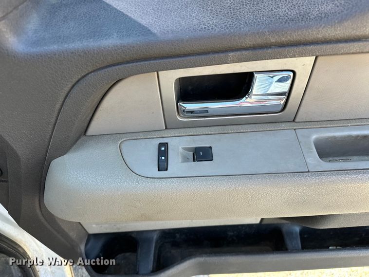 image for item OM9315 2010 Ford F150 SuperCrew pickup truck