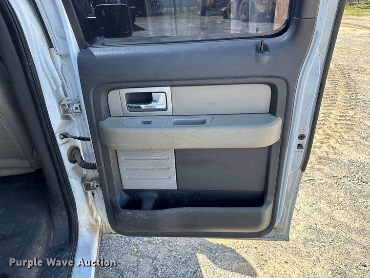 image for item OM9315 2010 Ford F150 SuperCrew pickup truck