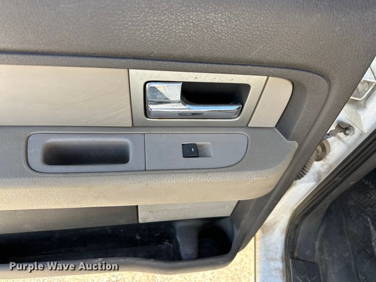 image for item OM9315 2010 Ford F150 SuperCrew pickup truck